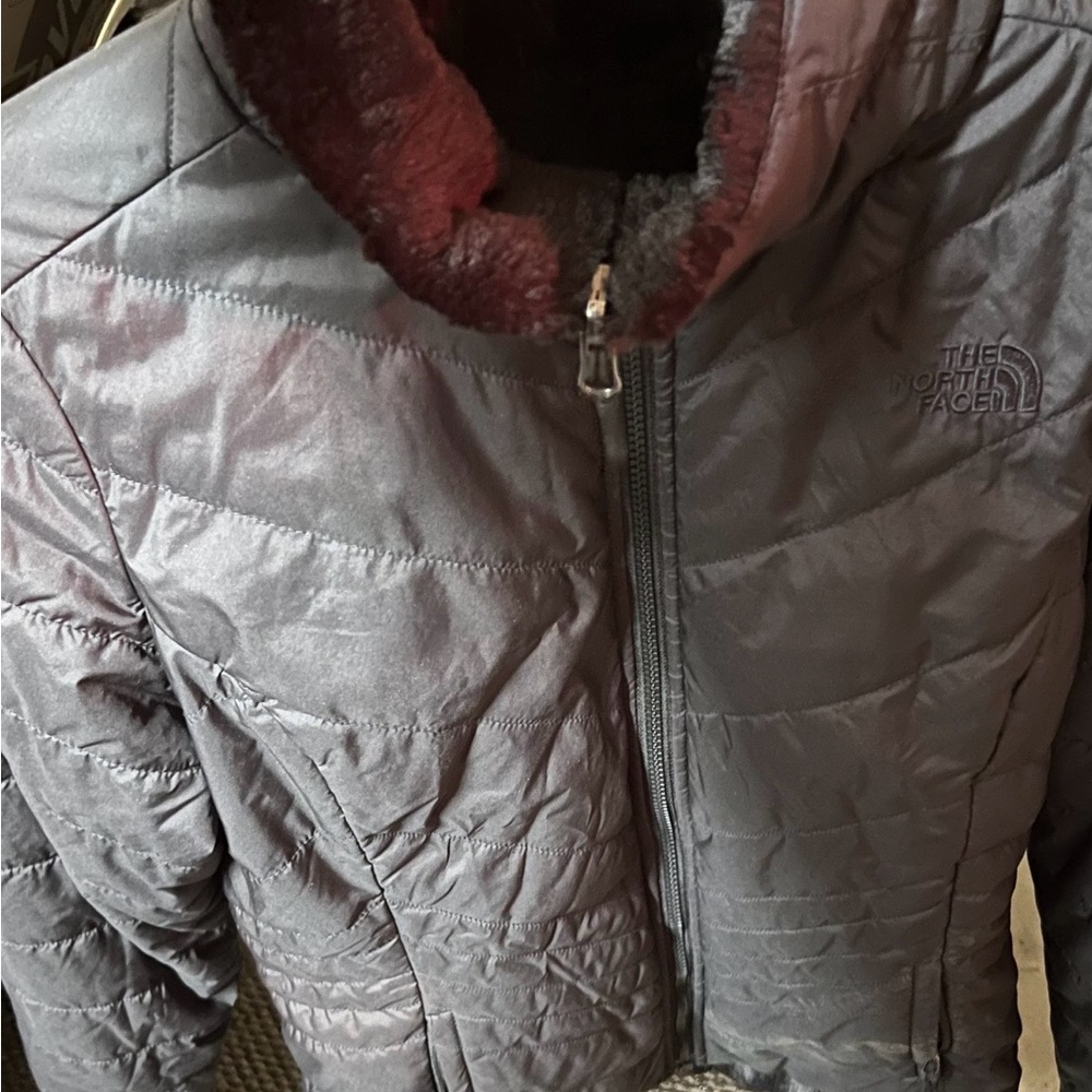 The North Face Women’s Size Small Reversible Puffer Jacket 100% Authentic